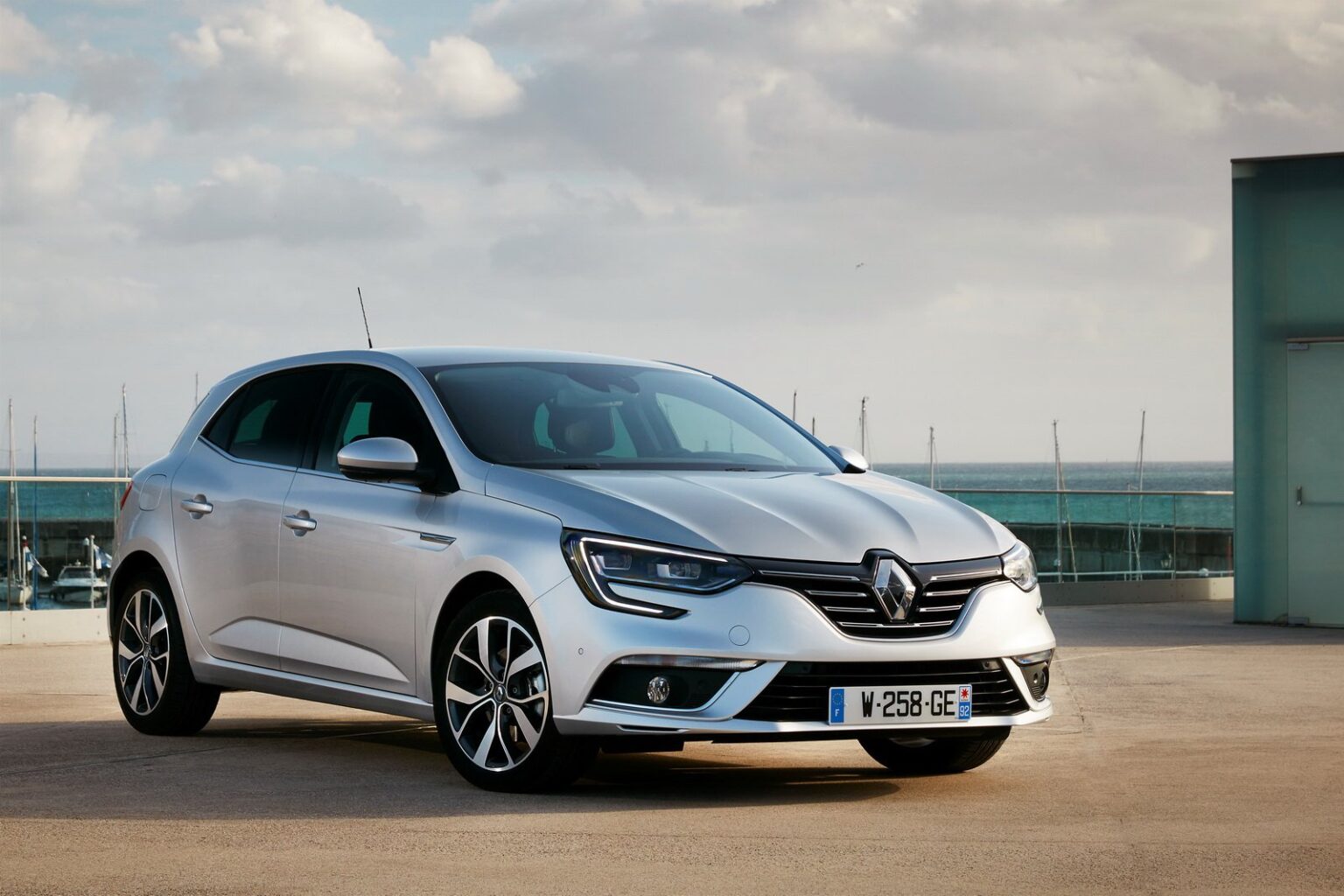 Renault Megane IV 2016 2020 Drehmoment für Alufelgen und