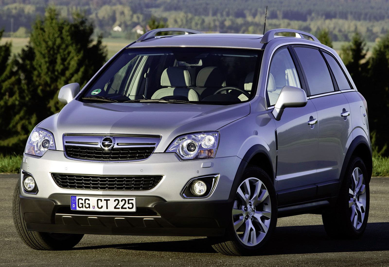 Read more about the article Opel Antara (2006 – 2014) Drehmoment Tabelle für Alufelgen und Stahlfelgen, Reifengrößen