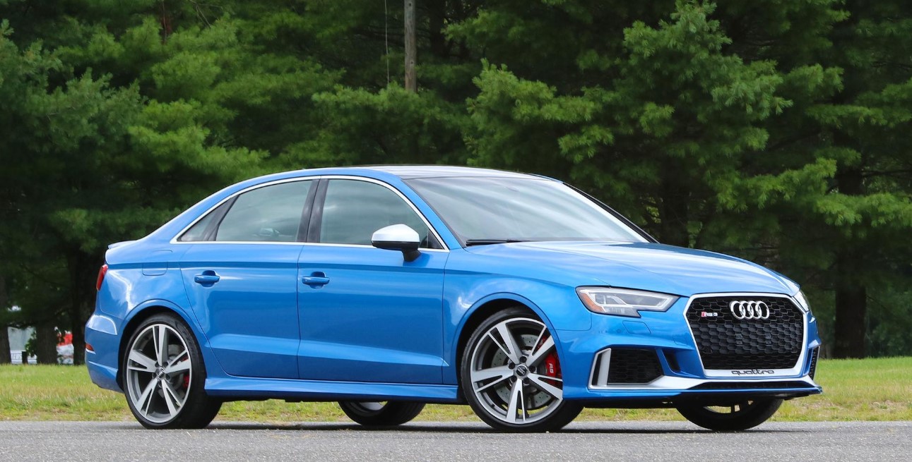 You are currently viewing Audi RS3 8VA (2015–2020) Drehmoment Tabelle für Alufelgen und Stahlfelgen, Reifengrößen
