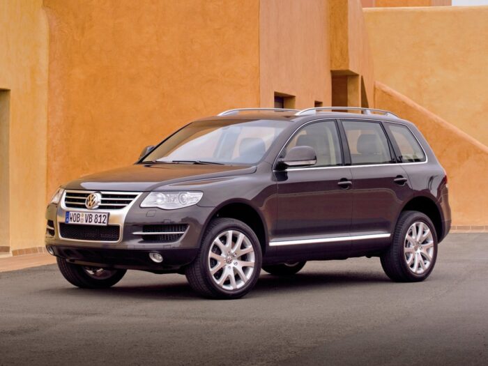 Read more about the article Volkswagen Touareg I (2002 – 2010) Drehmoment Tabelle für Alufelgen und Stahlfelgen, Reifengrößen