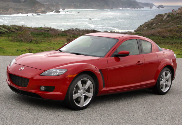 Read more about the article Mazda RX-8 (2003 – 2012) Drehmoment Tabelle für Alufelgen und Stahlfelgen, Reifengrößen