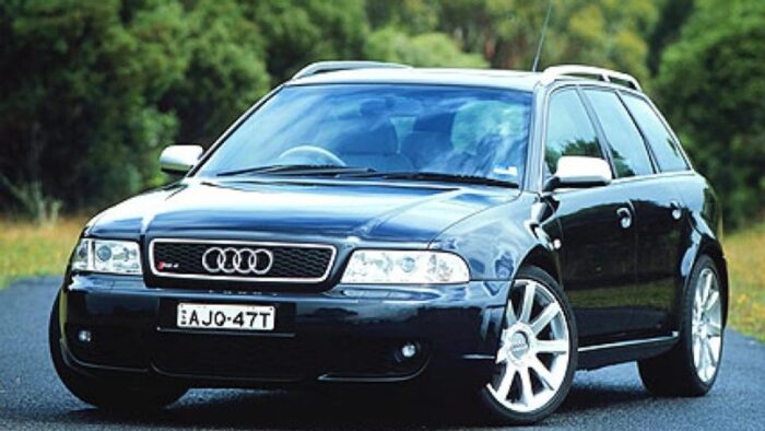 Read more about the article Audi RS4 (2000 – 2001) Drehmoment Tabelle für Alufelgen und Stahlfelgen, Reifengrößen