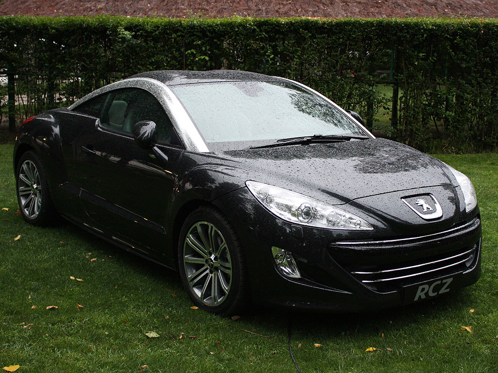 Read more about the article Peugeot RCZ (2010 – 2016) Drehmoment Tabelle für Alufelgen und Stahlfelgen, Reifengrößen