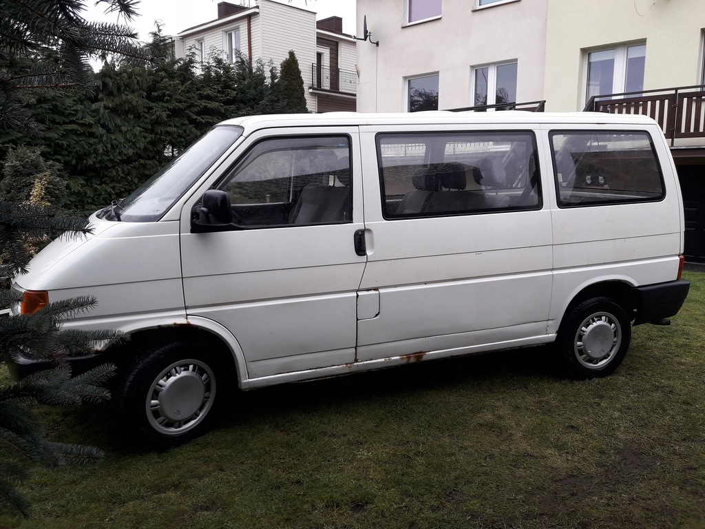 Read more about the article Volkswagen Transporter T4 (1990 – 1995) Drehmoment Tabelle für Alufelgen und Stahlfelgen, Reifengrößen