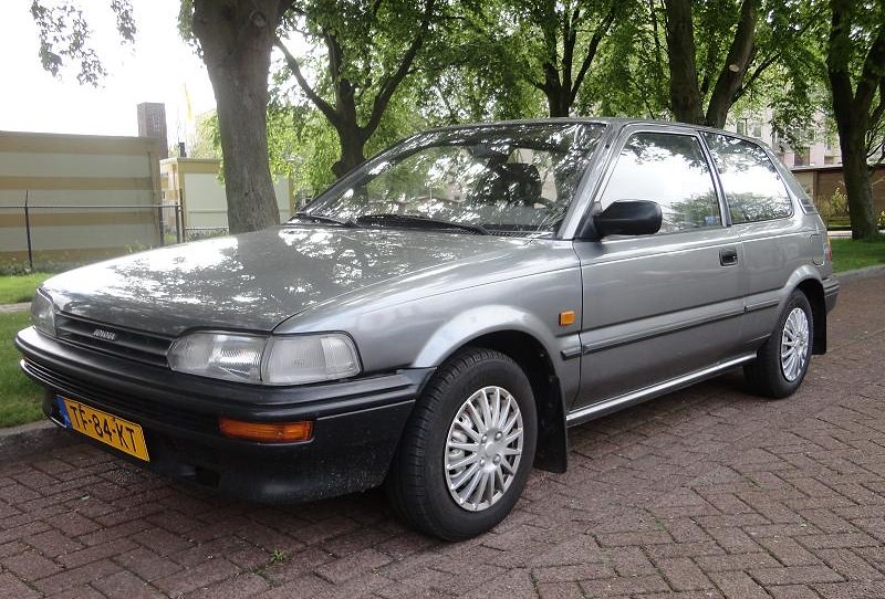 You are currently viewing Toyota Corolla E9, E10, (1987 – 1997) Drehmoment Tabelle für Alufelgen und Stahlfelgen, Reifengrößen