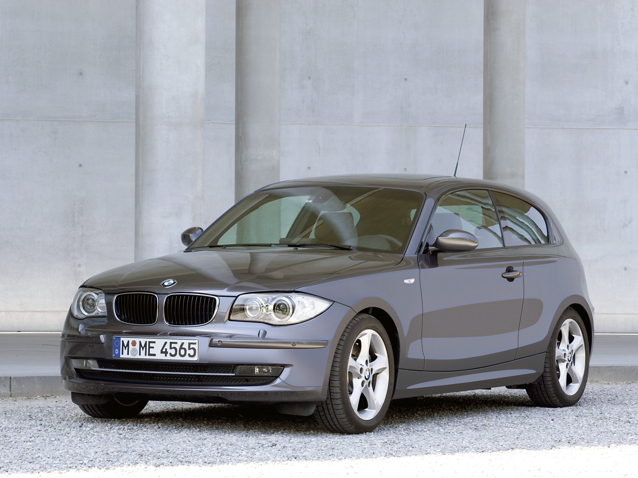 You are currently viewing BMW 1er E81 (2007 – 2011) Drehmoment Tabelle für Alufelgen und Stahlfelgen, Reifengrößen