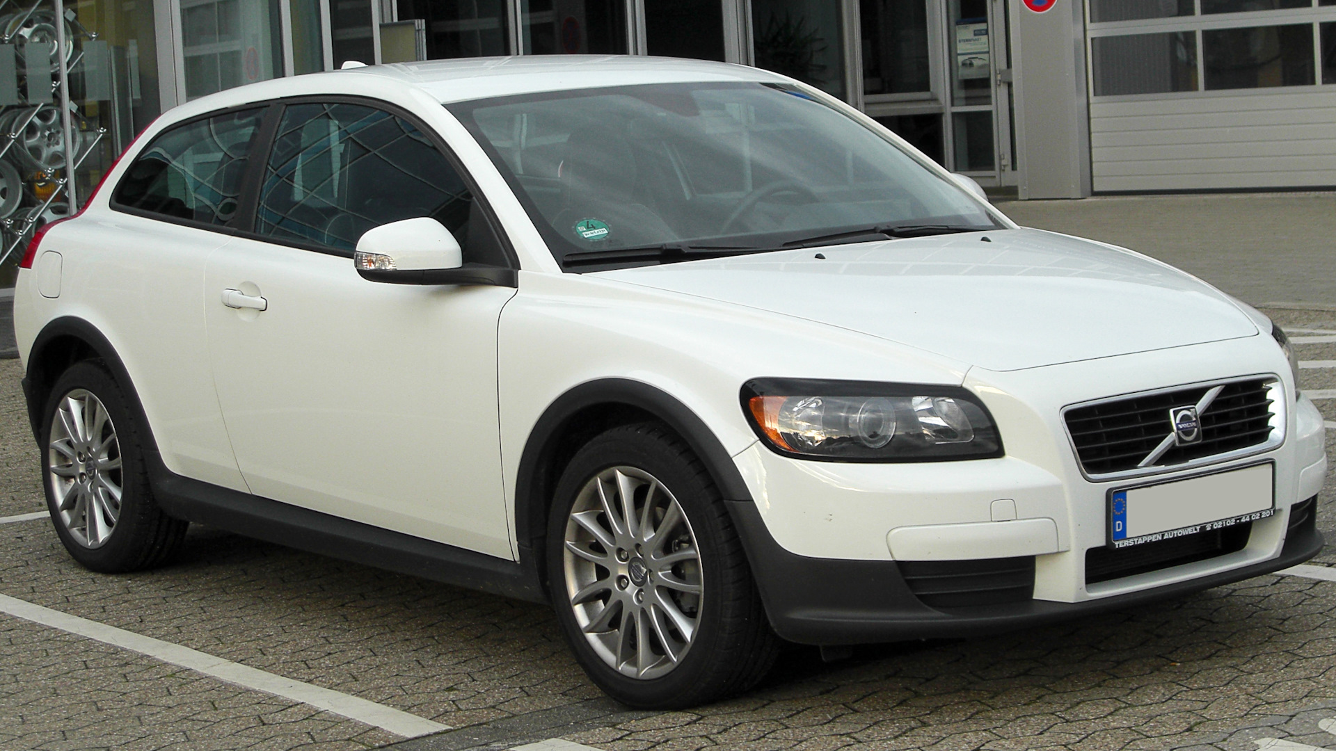 You are currently viewing Volvo C30 (2006 – 2012) Drehmoment Tabelle für Alufelgen und Stahlfelgen, Reifengrößen