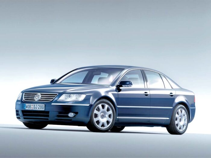 Read more about the article Volkswagen Phaeton (2002 – 2016) Drehmoment Tabelle für Alufelgen und Stahlfelgen, Reifengrößen