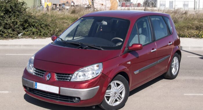 Read more about the article Renault Megane Scenic (2004 – 2009) Drehmoment Tabelle für Alufelgen und Stahlfelgen, Reifengrößen