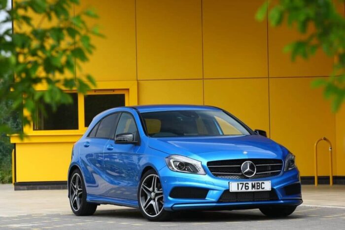 Read more about the article Mercedes A-Klasse W176 (2012 – 2018) Drehmoment Tabelle für Alufelgen und Stahlfelgen, Reifengrößen