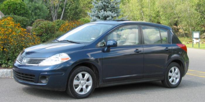 You are currently viewing Nissan Versa (2007 – ) Drehmoment Tabelle für Alufelgen und Stahlfelgen, Reifengrößen