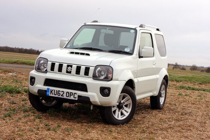Read more about the article Suzuki Jimny (1998 – ) Drehmoment Tabelle für Alufelgen und Stahlfelgen, Reifengrößen