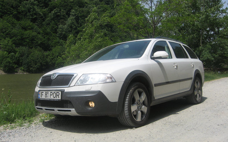 You are currently viewing Škoda Octavia Scout (2007 – 2009) Drehmoment Tabelle für Alufelgen und Stahlfelgen, Reifengrößen