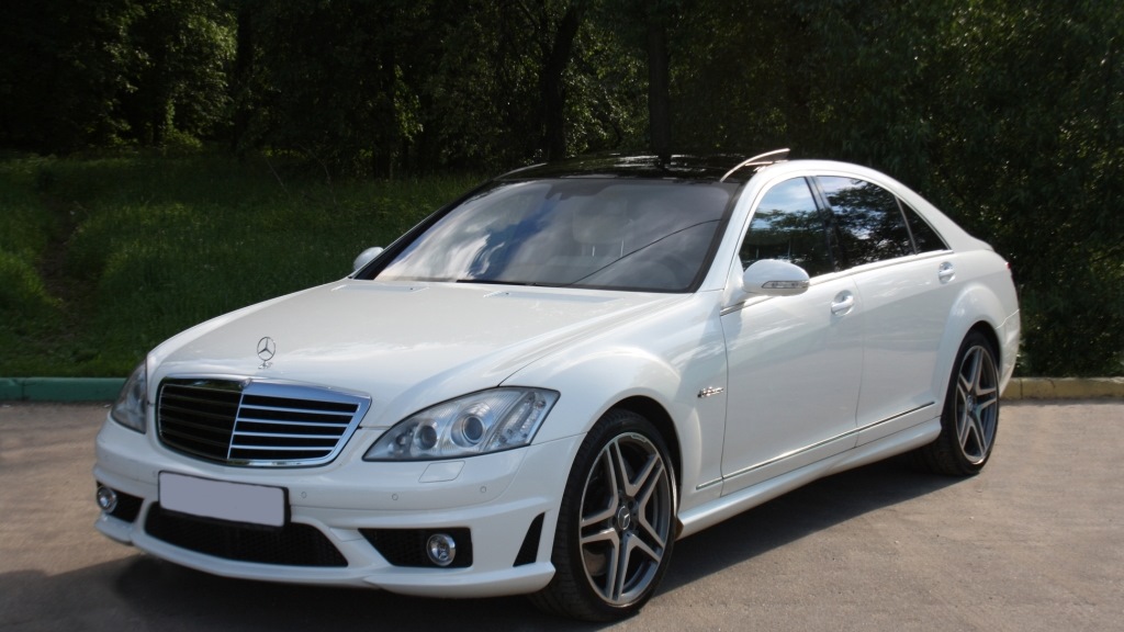 You are currently viewing Mercedes S Klasse W221 S63 AMG (2006 – 2013) Drehmoment Tabelle für Alufelgen und Stahlfelgen, Reifengrößen
