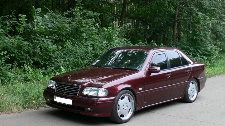 You are currently viewing Mercedes C-Klasse W202 C36 AMG (1995 – 1998) Drehmoment Tabelle für Alufelgen und Stahlfelgen, Reifengrößen