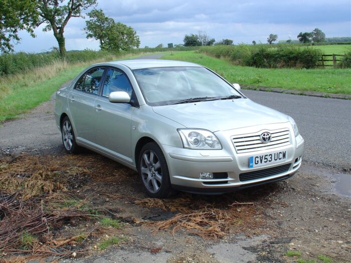 Toyota Avensis II (2003 - 2008)