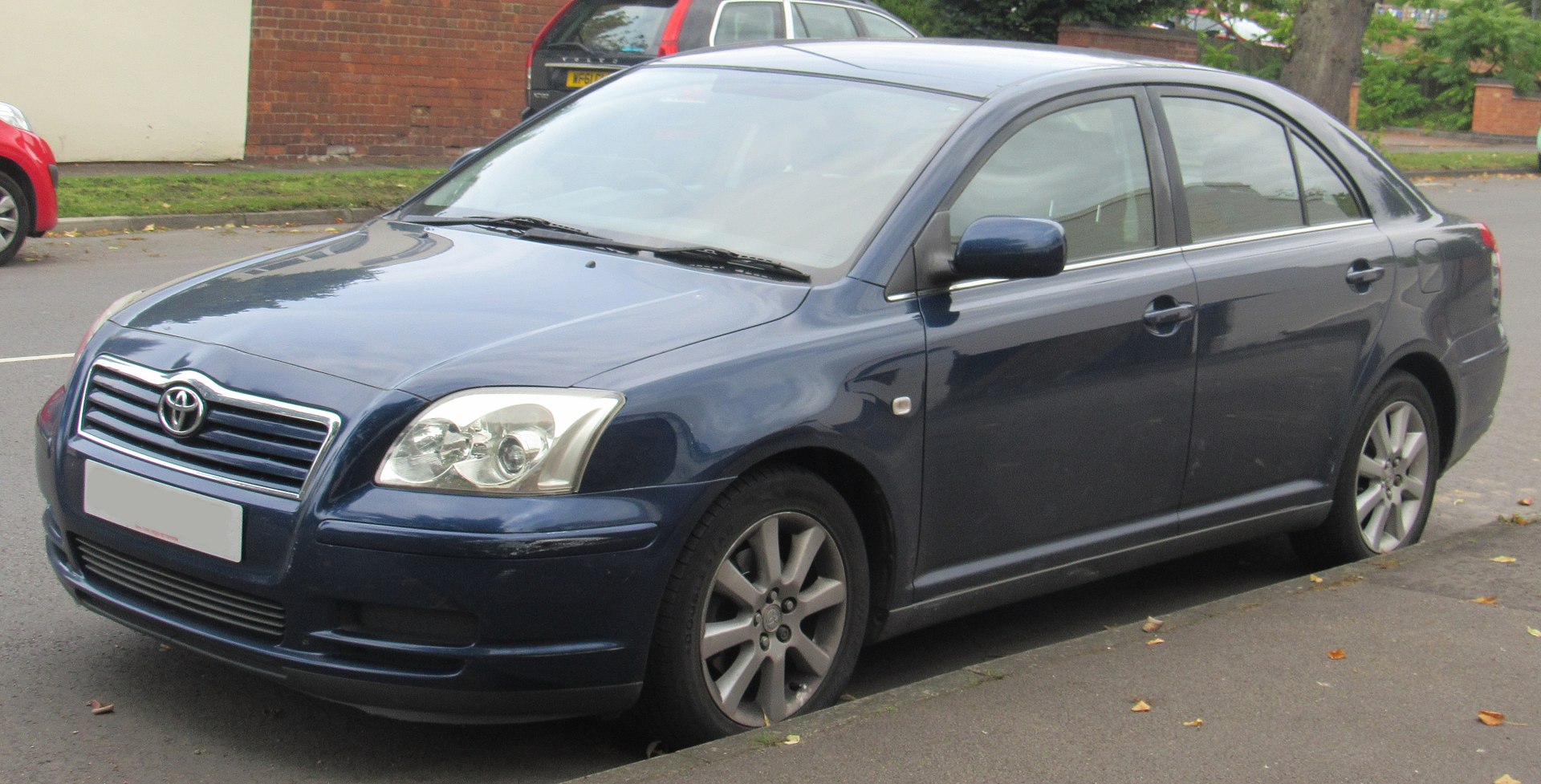You are currently viewing Toyota Avensis II (2003 – 2008) Drehmoment Tabelle für Alufelgen und Stahlfelgen, Reifengrößen