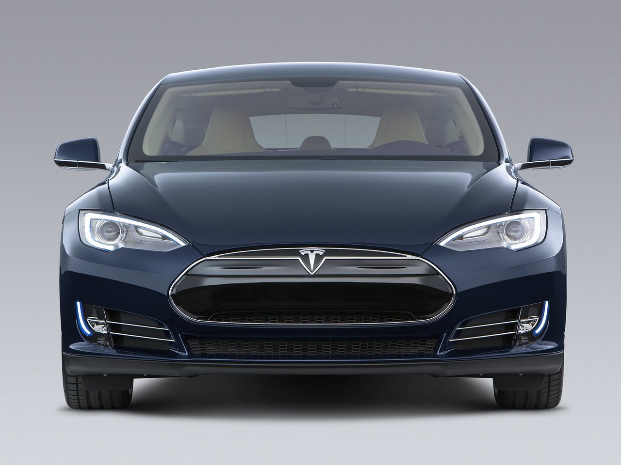 You are currently viewing Tesla Model S Drehmoment Tabelle für Alufelgen und Stahlfelgen