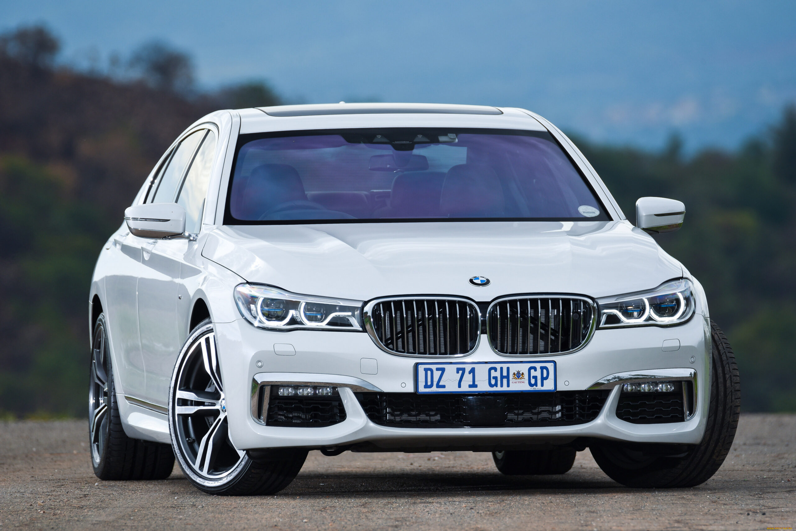 Read more about the article BMW 7er-Modells G11, G12 (2015 – ) Drehmoment Tabelle für Alufelgen und Stahlfelgen, Reifengrößen