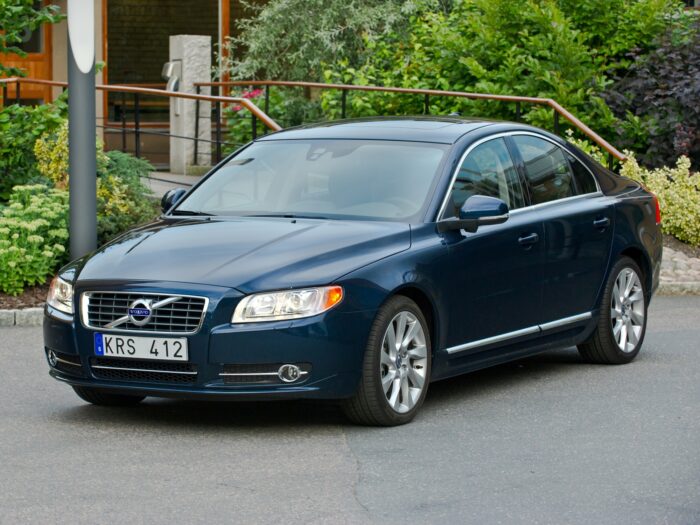 Read more about the article Volvo S80 (2006 – ) Drehmoment Tabelle für Alufelgen und Stahlfelgen, Reifengrößen