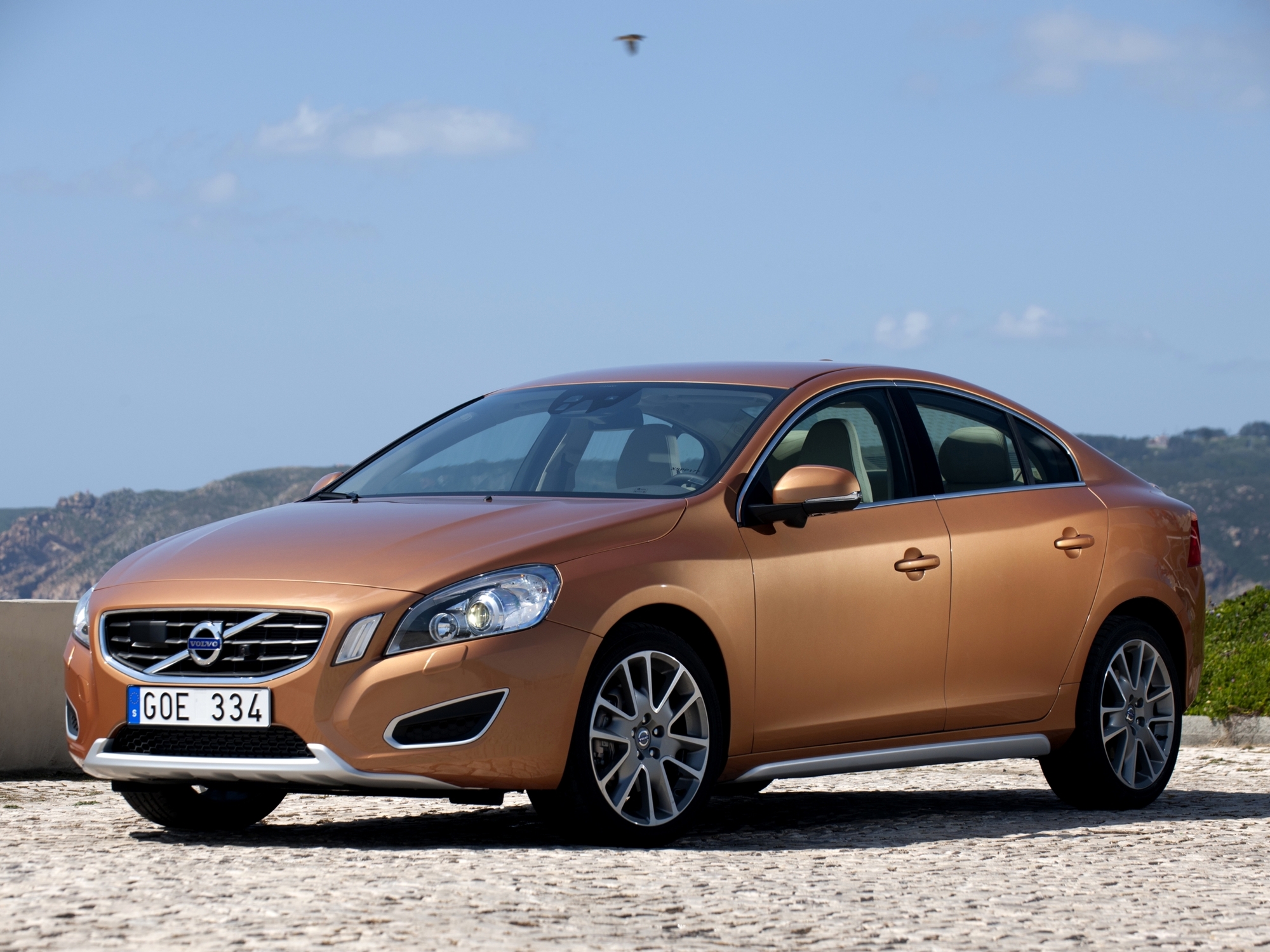 You are currently viewing Volvo S60 (2019 – ) Drehmoment Tabelle für Alufelgen und Stahlfelgen, Reifengrößen