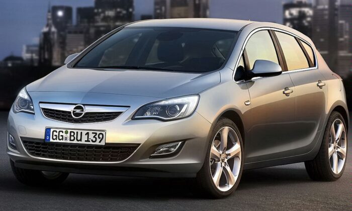 Read more about the article Opel Astra J 1.6T, 1.7D, 2.0D (2009 – 2015) Drehmoment Tabelle für Alufelgen und Stahlfelgen, Reifengrößen