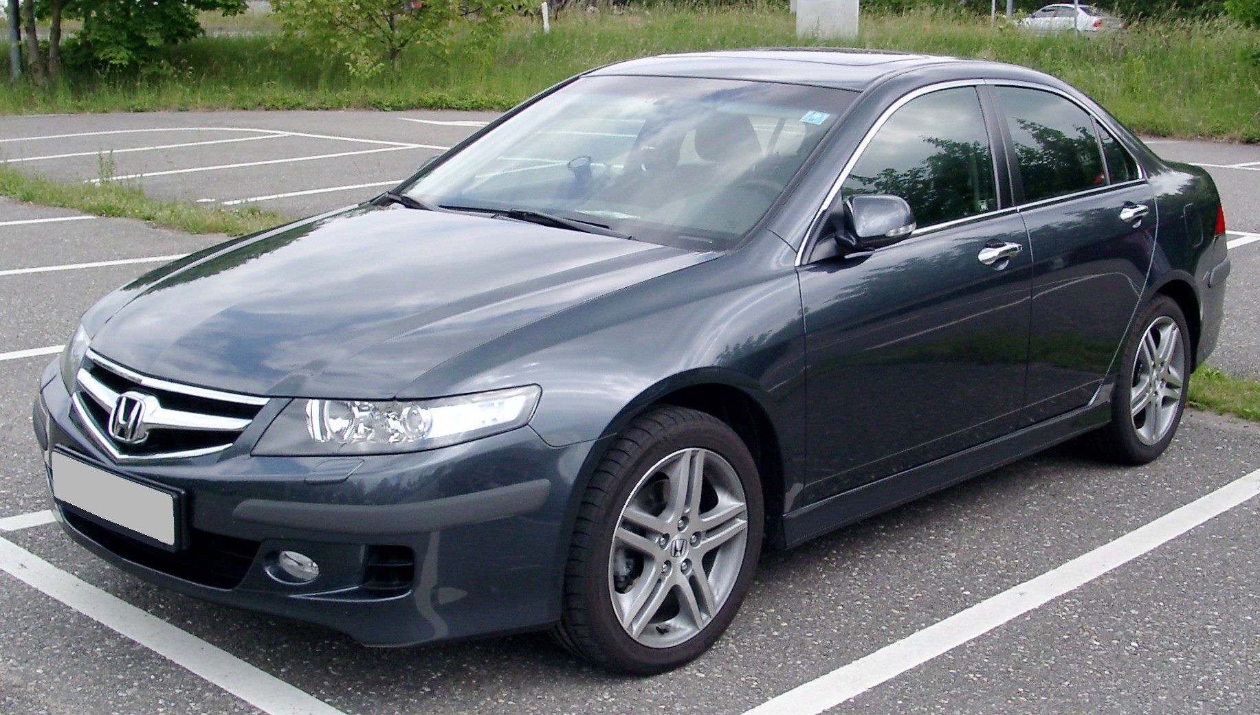 Read more about the article Honda Accord 7 Generation (2002 – 2008) Drehmoment Tabelle für Alufelgen und Stahlfelgen, Reifengrößen