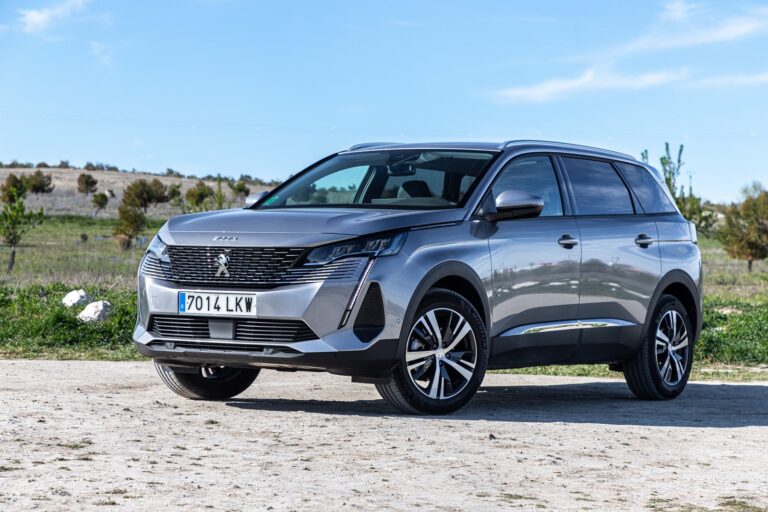 You are currently viewing Peugeot 5008 (2017 – ) Drehmoment Tabelle für Alufelgen und Stahlfelgen, Reifengrößen