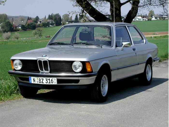 Read more about the article BMW 3er E21 (1975 – 1982) Drehmoment Tabelle für Alufelgen und Stahlfelgen, Reifengrößen
