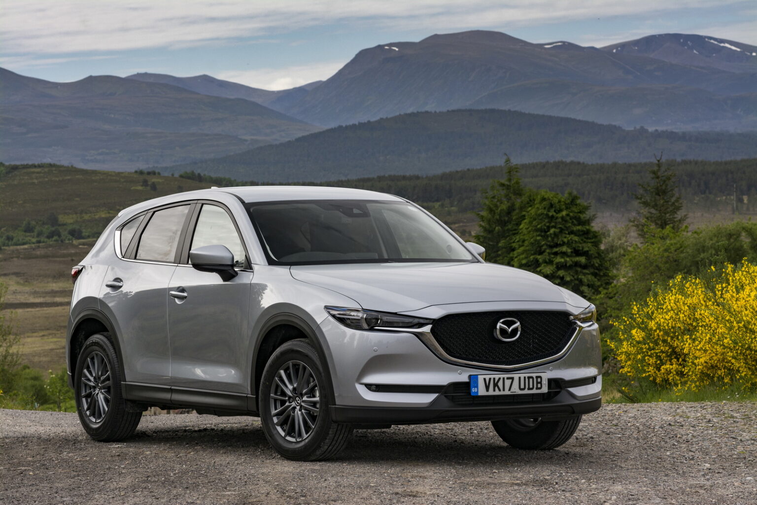 Mazda CX5 (2017 ) Drehmoment für Alufelgen und Stahlfelgen, Reifengrößen, Lochkreis, Reifendruck