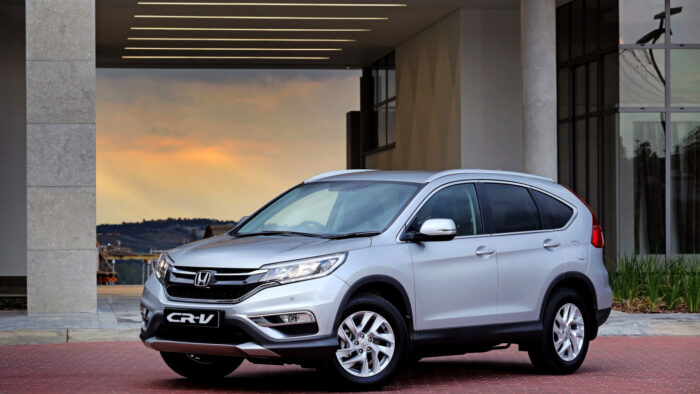 Read more about the article Honda CR-V (2012 – 2018) Drehmoment Tabelle für Alufelgen und Stahlfelgen, Reifengrößen