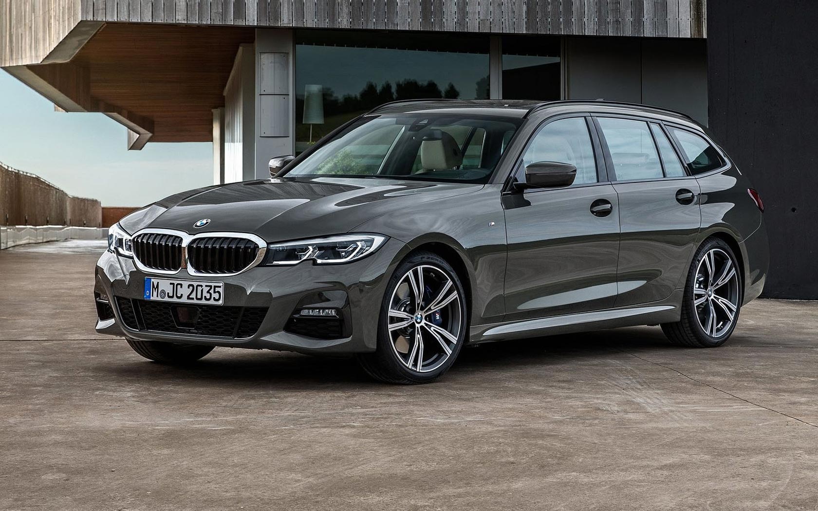 You are currently viewing BMW 3er G20, G21 (2019 – ) Drehmoment Tabelle für Alufelgen und Stahlfelgen, Reifengrößen