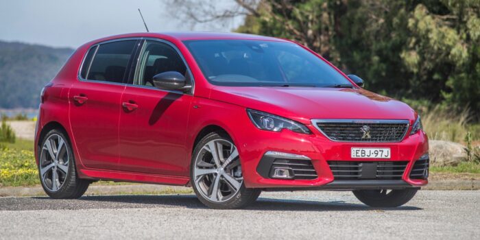Read more about the article Peugeot 308 (2013 – ) Drehmoment Tabelle für Alufelgen und Stahlfelgen, Reifengrößen
