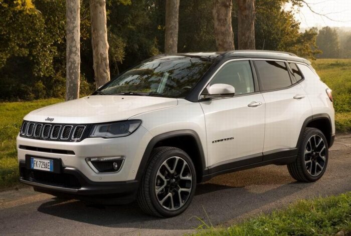 Read more about the article Jeep Compass (2017 – ) Drehmoment Tabelle für Alufelgen und Stahlfelgen, Reifengrößen