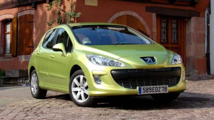 Read more about the article Peugeot 308 (2007 – 2013) Drehmoment Tabelle für Alufelgen und Stahlfelgen, Reifengrößen