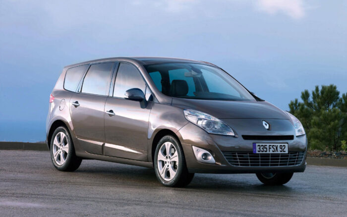 Read more about the article Renault Grand Scenic (2009 – 2016) Drehmoment Tabelle für Alufelgen und Stahlfelgen, Reifengrößen