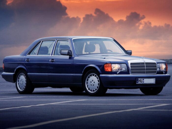 Read more about the article Mercedes S-Klasse W126 (1979 – 1991) Drehmoment Tabelle für Alufelgen und Stahlfelgen, Reifengrößen