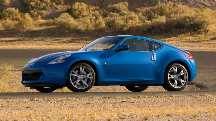 Read more about the article Nissan 370Z Rear (2009 – 2021) Drehmoment Tabelle für Alufelgen und Stahlfelgen, Reifengrößen