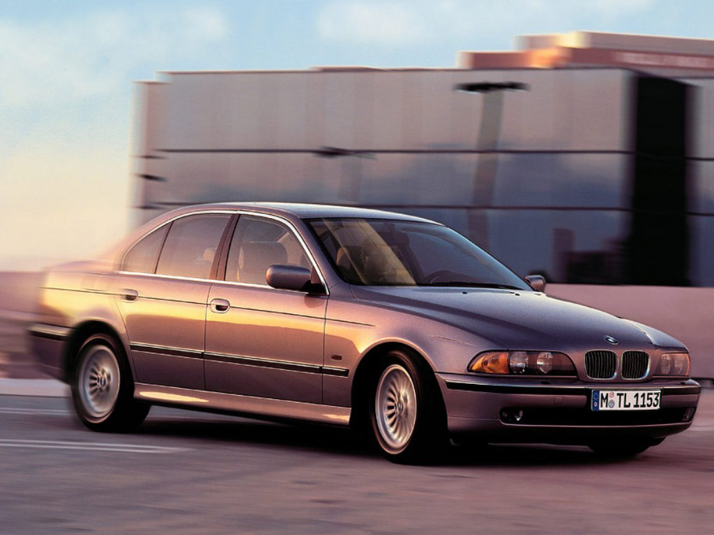 Read more about the article BMW 5er E39 (1995 – 2003) Drehmoment Tabelle für Alufelgen und Stahlfelgen, Reifengrößen