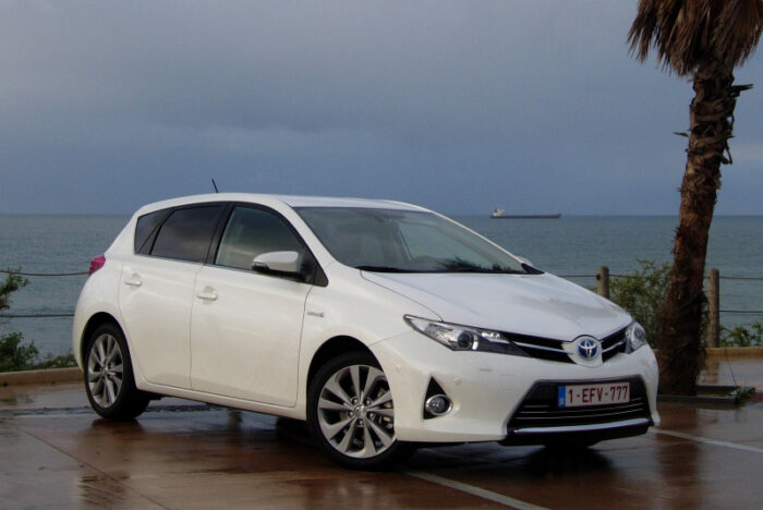 Read more about the article Toyota Auris (2013 – ) Drehmoment Tabelle für Alufelgen und Stahlfelgen, Reifengrößen