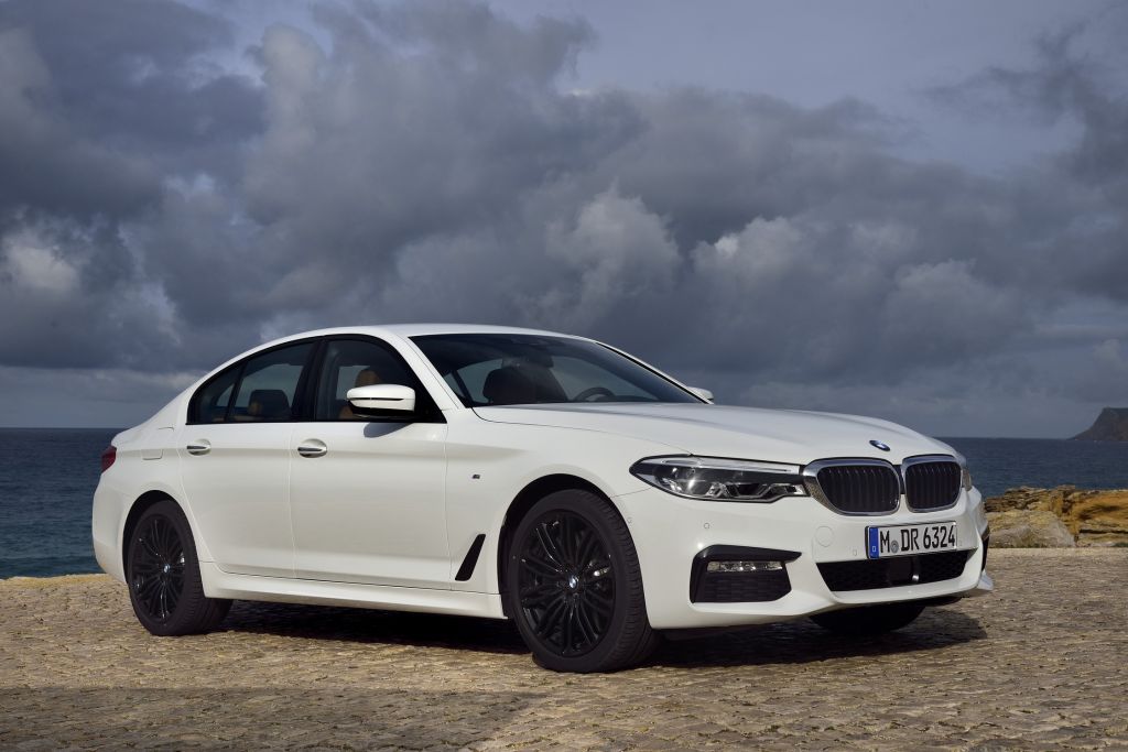 You are currently viewing BMW 5er G30 (2017 – ) Drehmoment Tabelle für Alufelgen und Stahlfelgen, Reifengrößen