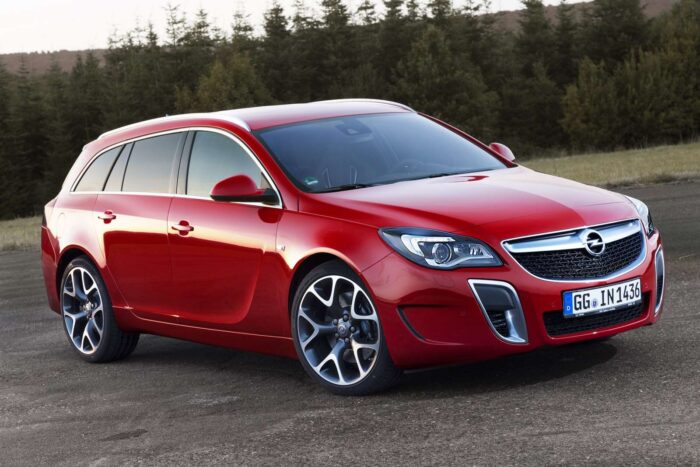 Read more about the article Opel Insignia A OPC (2008 – 2017) Drehmoment Tabelle für Alufelgen und Stahlfelgen, Reifengrößen