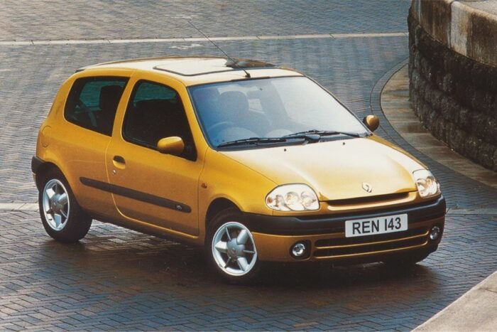 Read more about the article Renault Clio (1998 – 2005) Drehmoment Tabelle für Alufelgen und Stahlfelgen, Reifengrößen